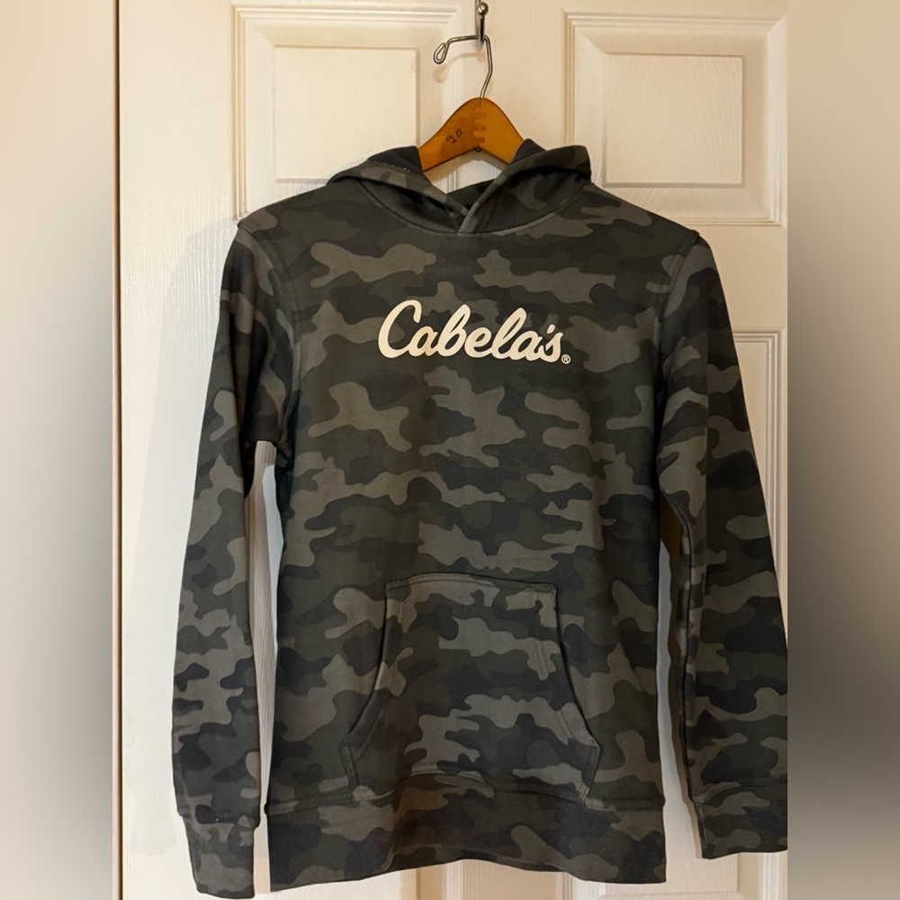 Cabela's NWT Green Camouflage Hoodie NWT, very nice! Standard Youth Size Large